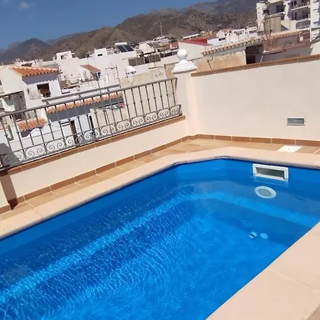 Atico Con Piscina Privada En El Corazon De Nerja!
